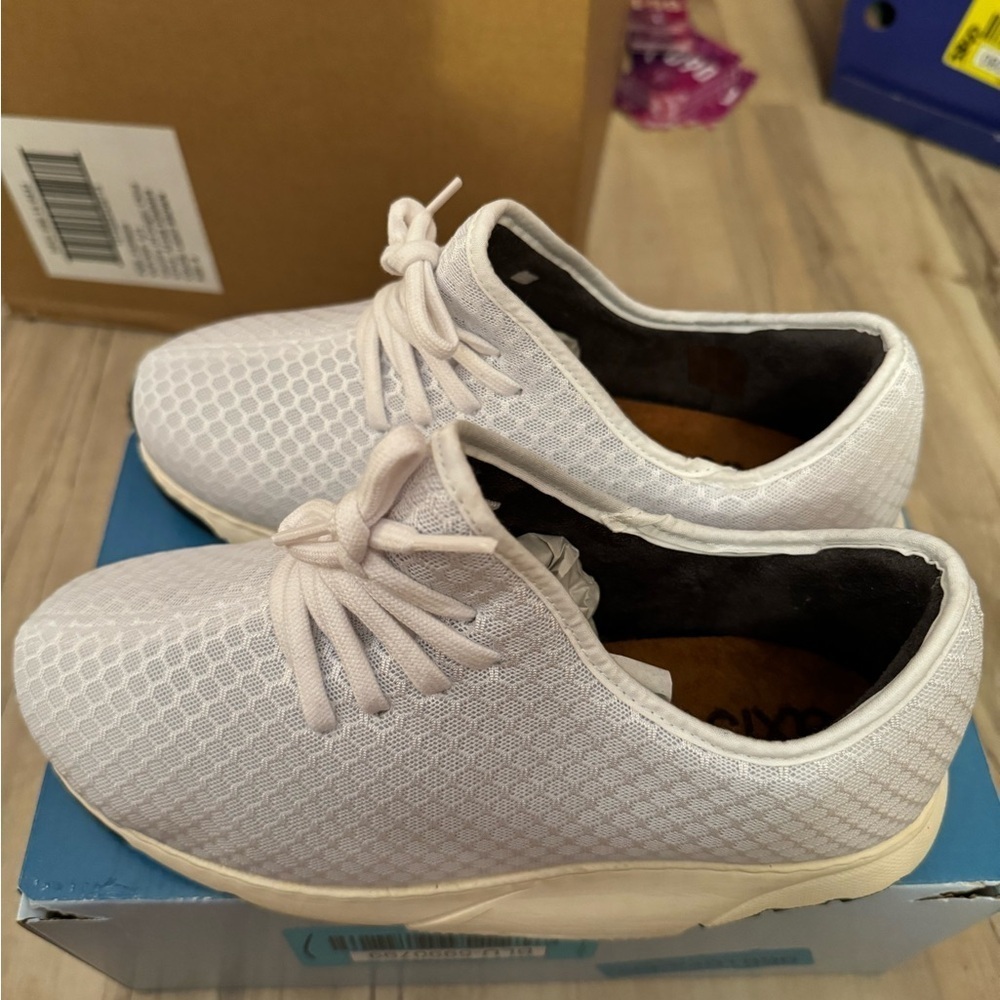 NIB Axis Balance Shoes Women’s in White Sz 5 1/2 - Picture 4 of 5